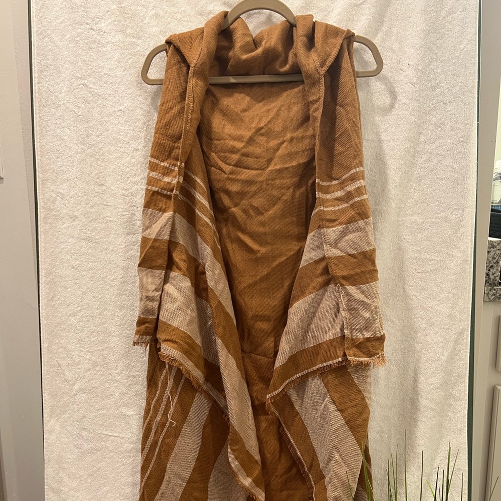 Shaw vest with hood
